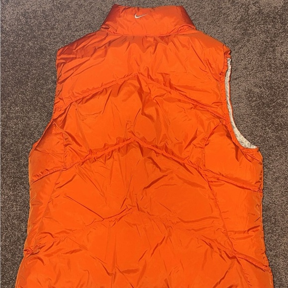 Nike Vest - Picture 2 of 4